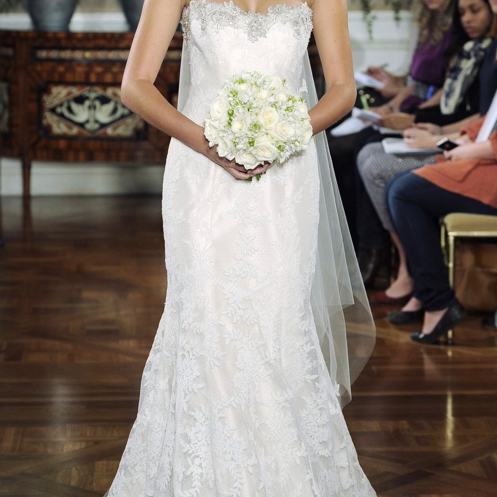 Ramona Keveza wedding dress